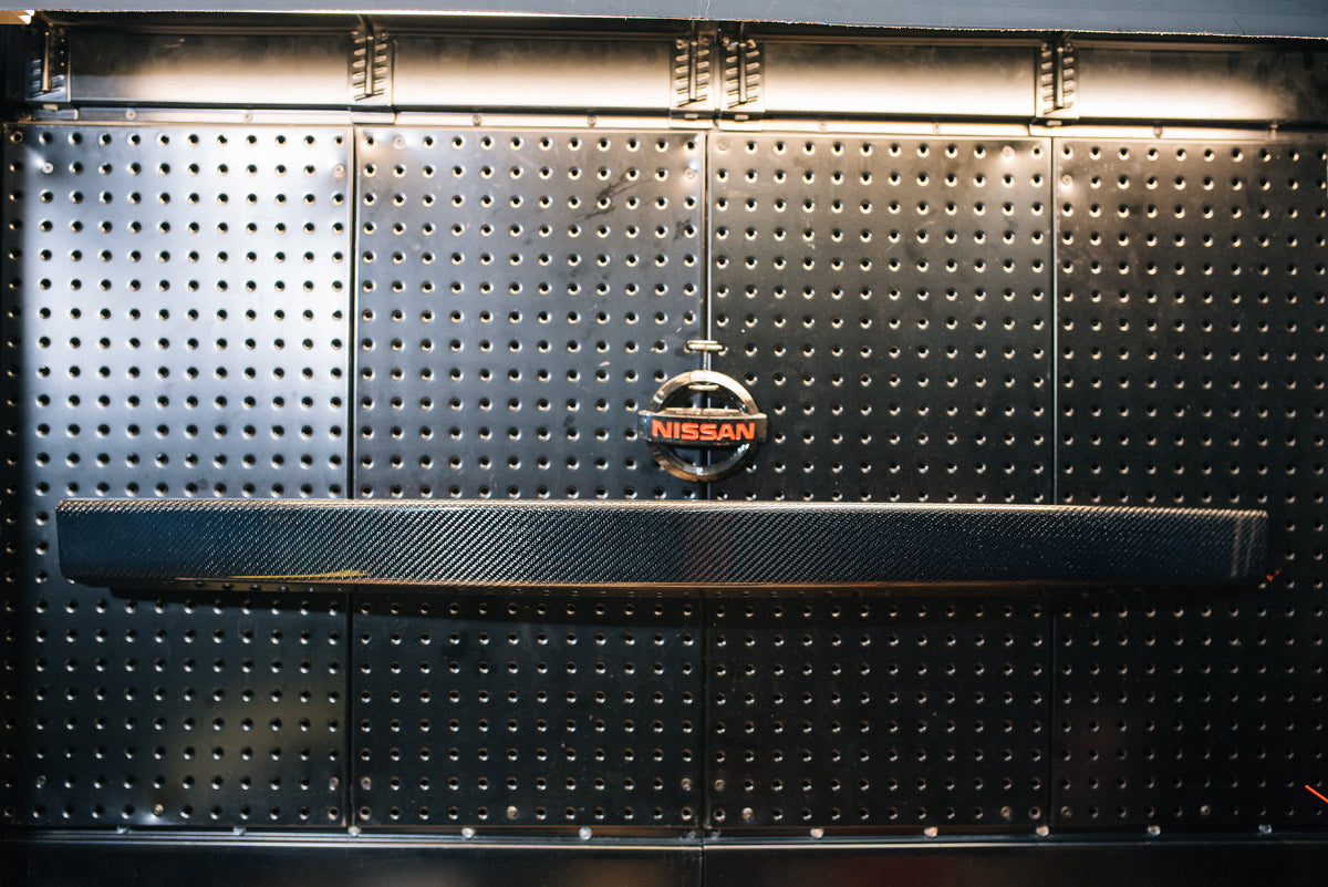 B6A Nissan Z Grill Garnish