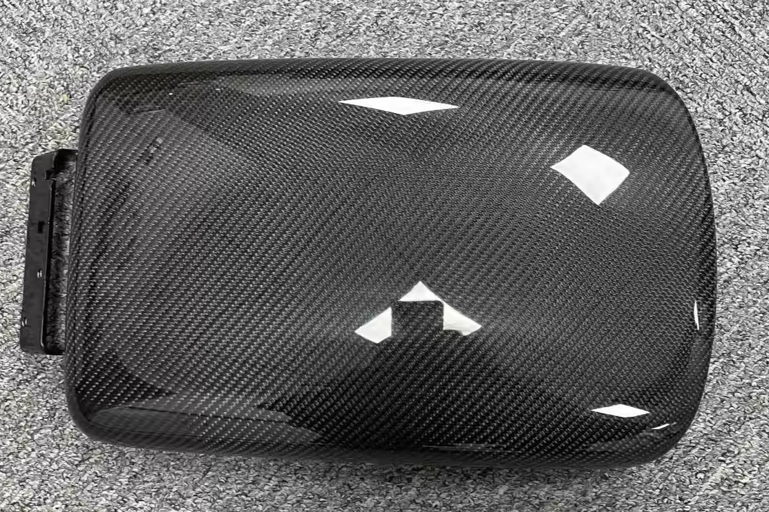 B6A Q50 Q60 Carbon Fiber Armrest